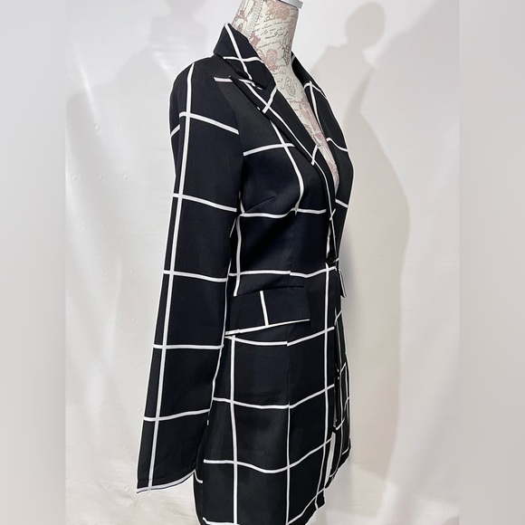 AKIRA CHICAGO Black and white grid pattern blazer‎ size S. - Picture 8 of 14